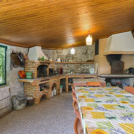 Cosy At Portuguese Quinta *